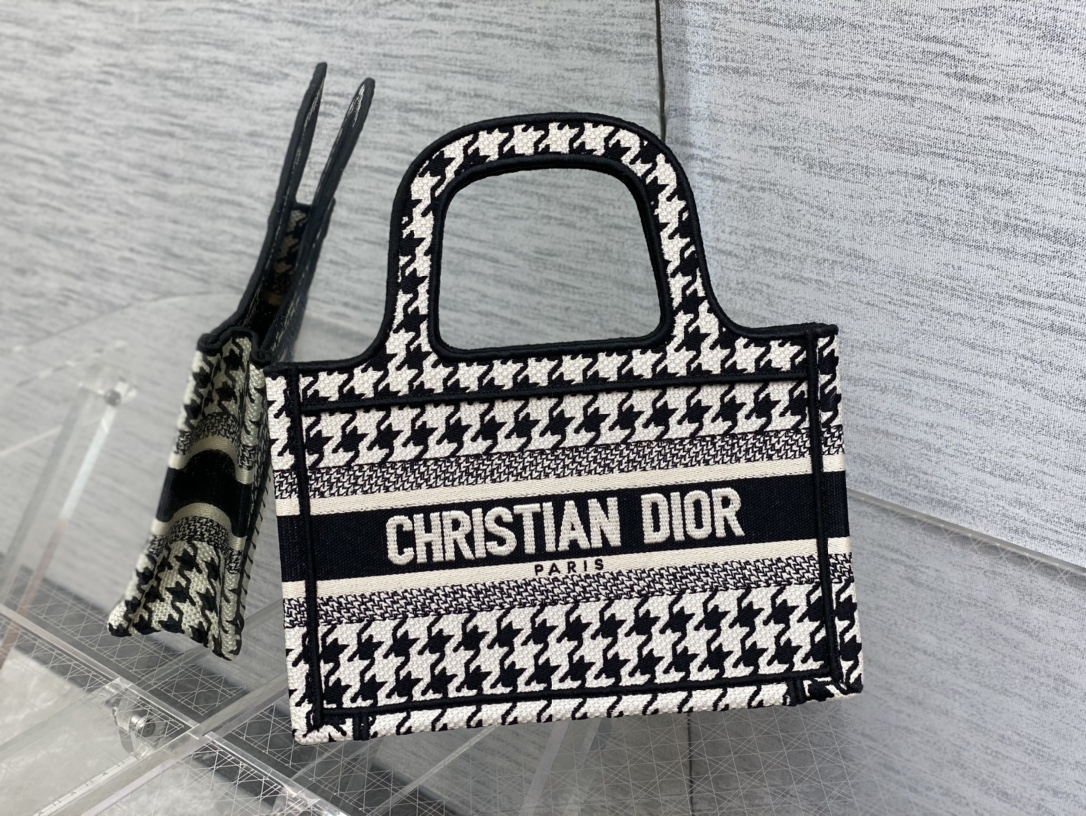 D*or mini book tote-23*17*7cm