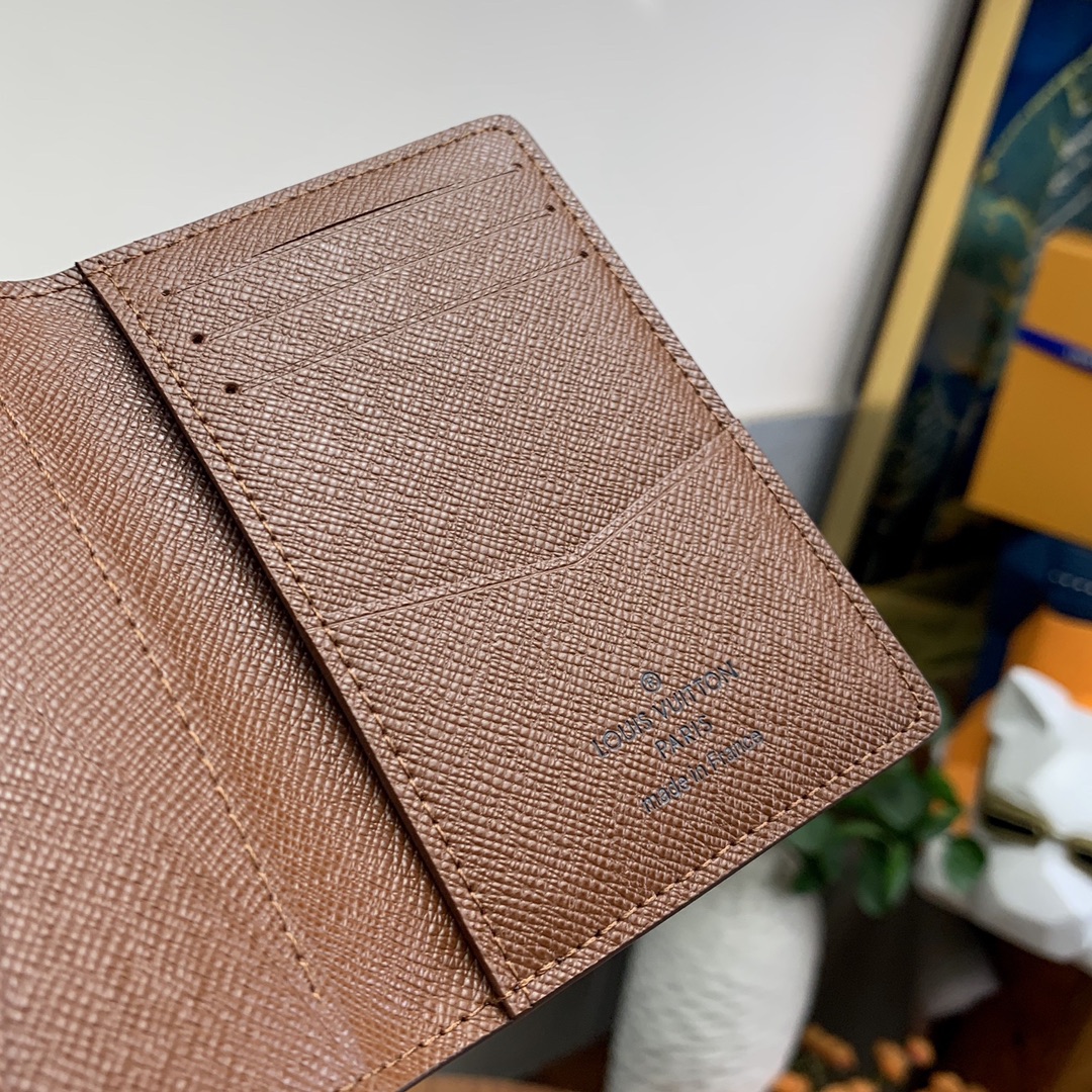 l0*is V*t0n wallet-m60502-8x11cm