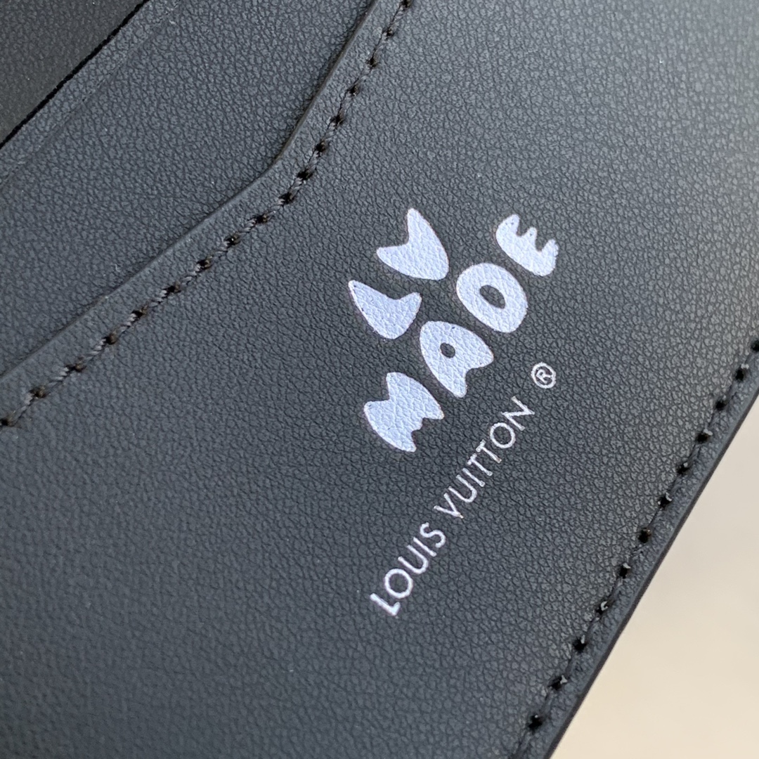 l0*is V*t0n slender wallet-11*8.5*2cm