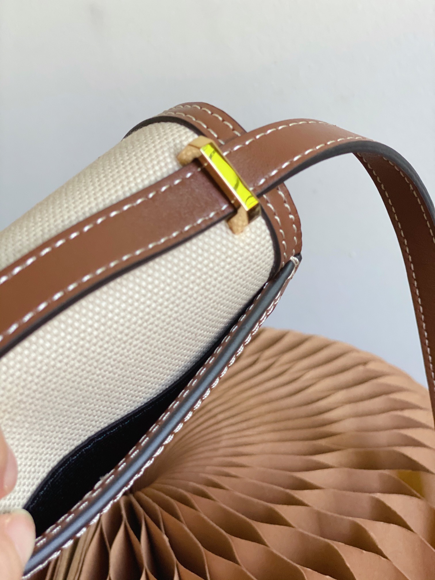 B**rry robin bag-13.5 x 4.5 x 19cm