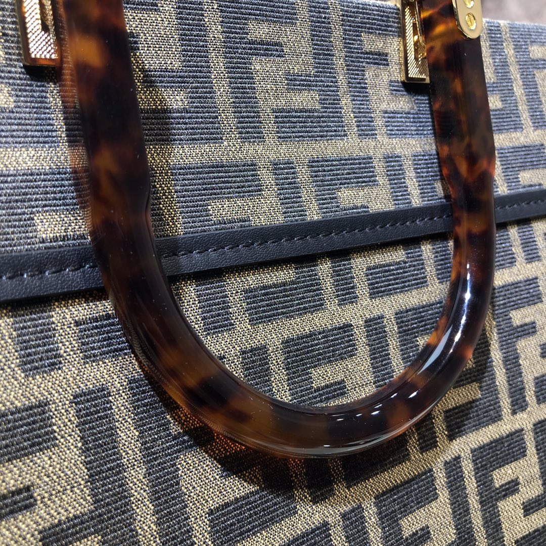 F**di tote-40*17*37 cm