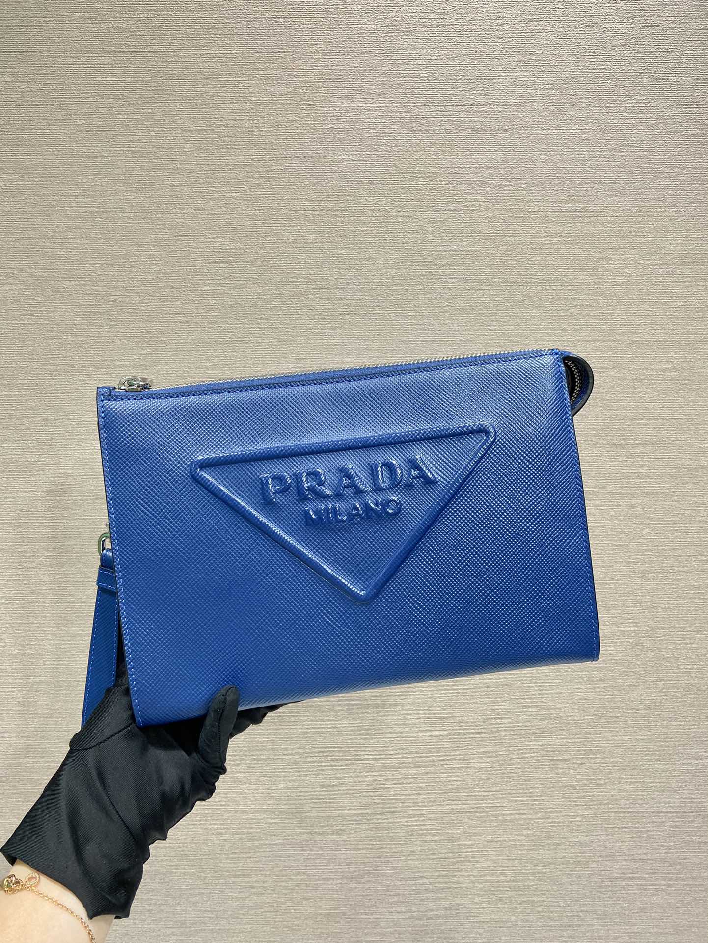 Pra*a 2vf039 clutch-25*17*5cm