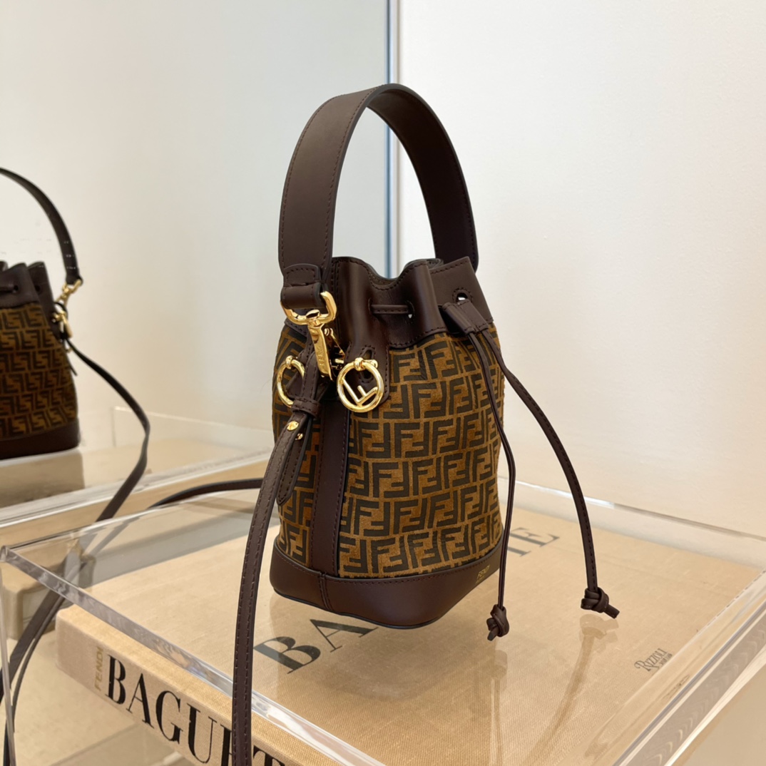 F**di mini mon tresor bag -12x18x10cm