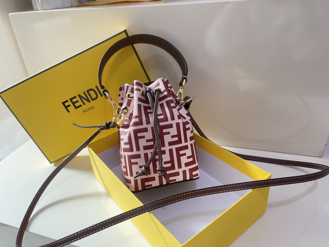 F**di mini mon tresor bag -12x18x10cm