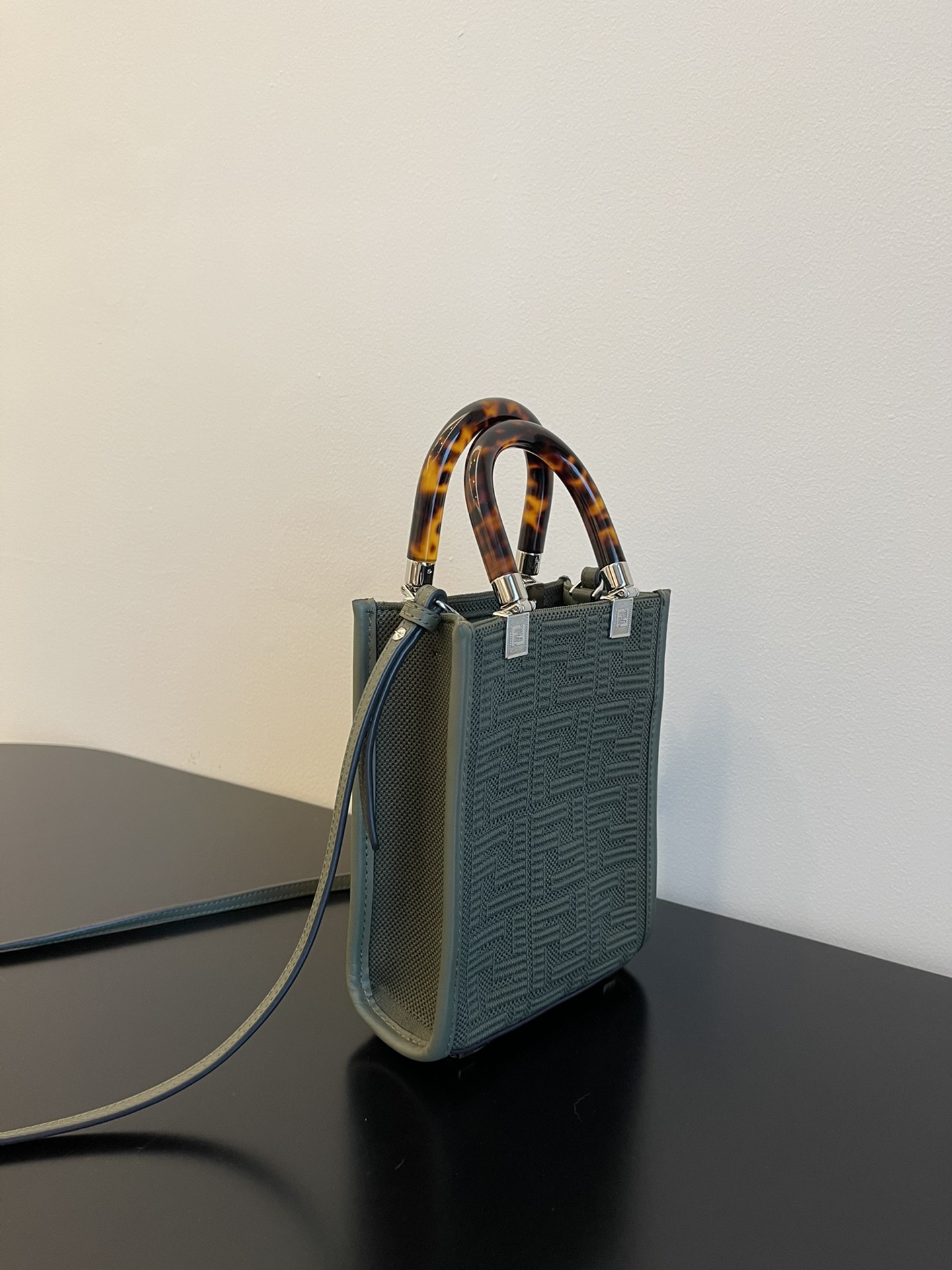 F**di sunshine mini tote -13x6.5x18cm