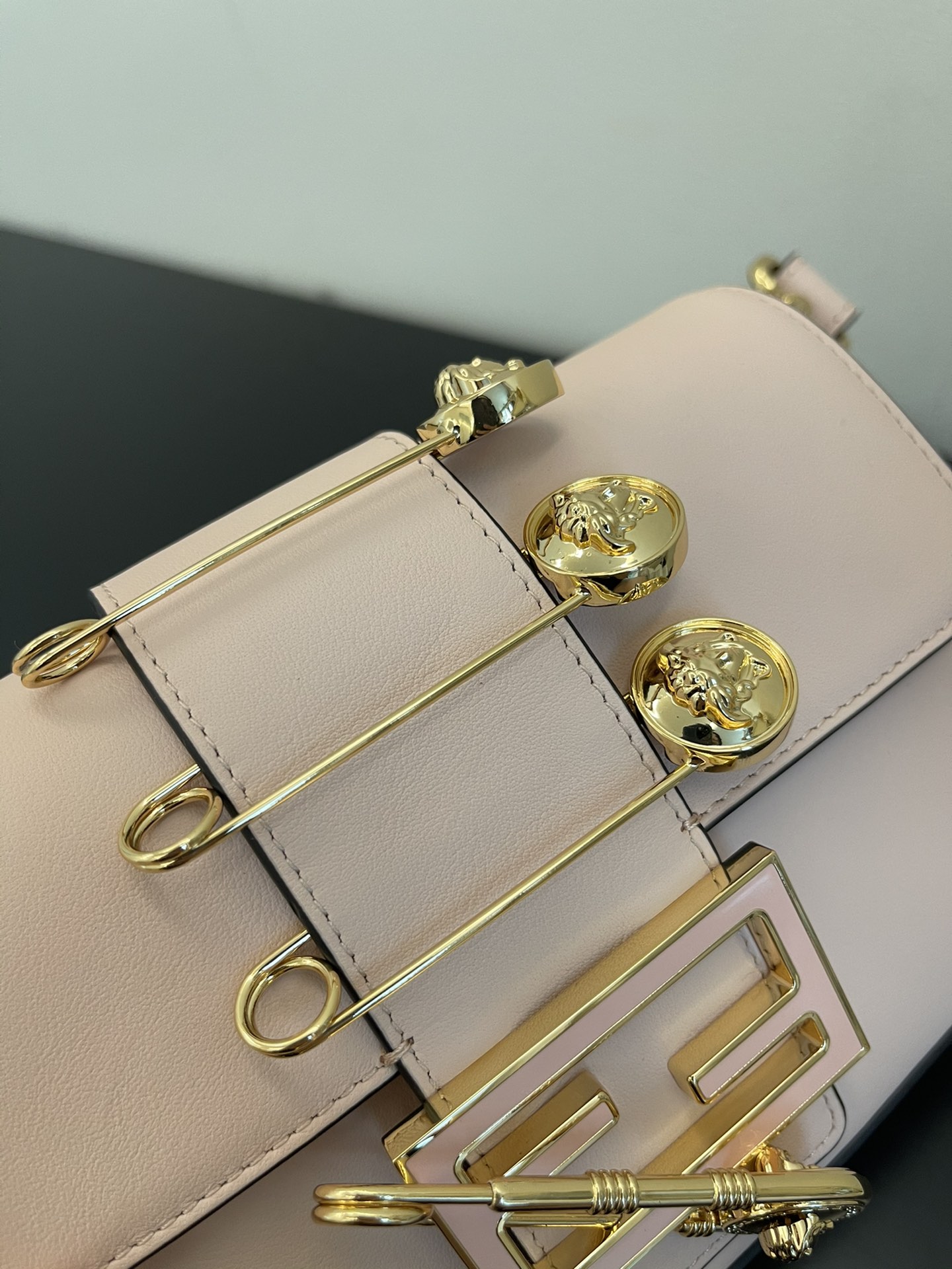 F**di small baguette bag-20x15x9cm