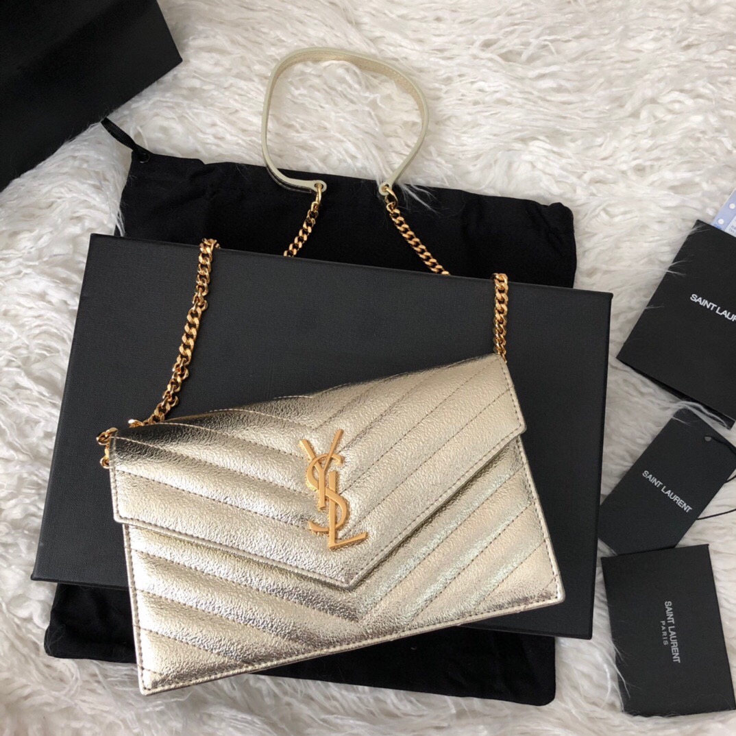 Y51 Gold Chevron Quilted Textured Leather -19x4x11CM