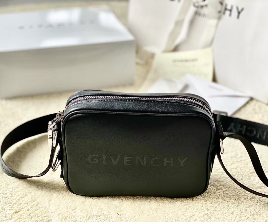G1uenchy waist bag-16x11x8cm
