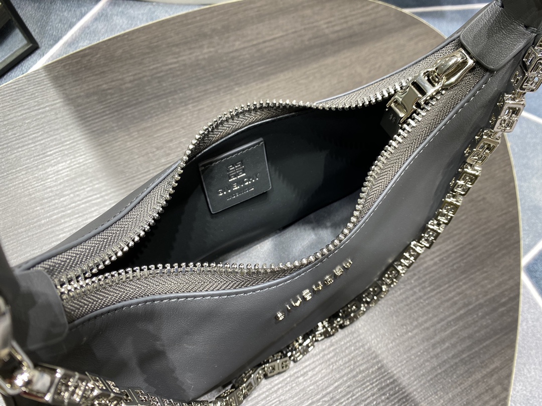 G1uenchy moon cut hobo-25x7x12cm