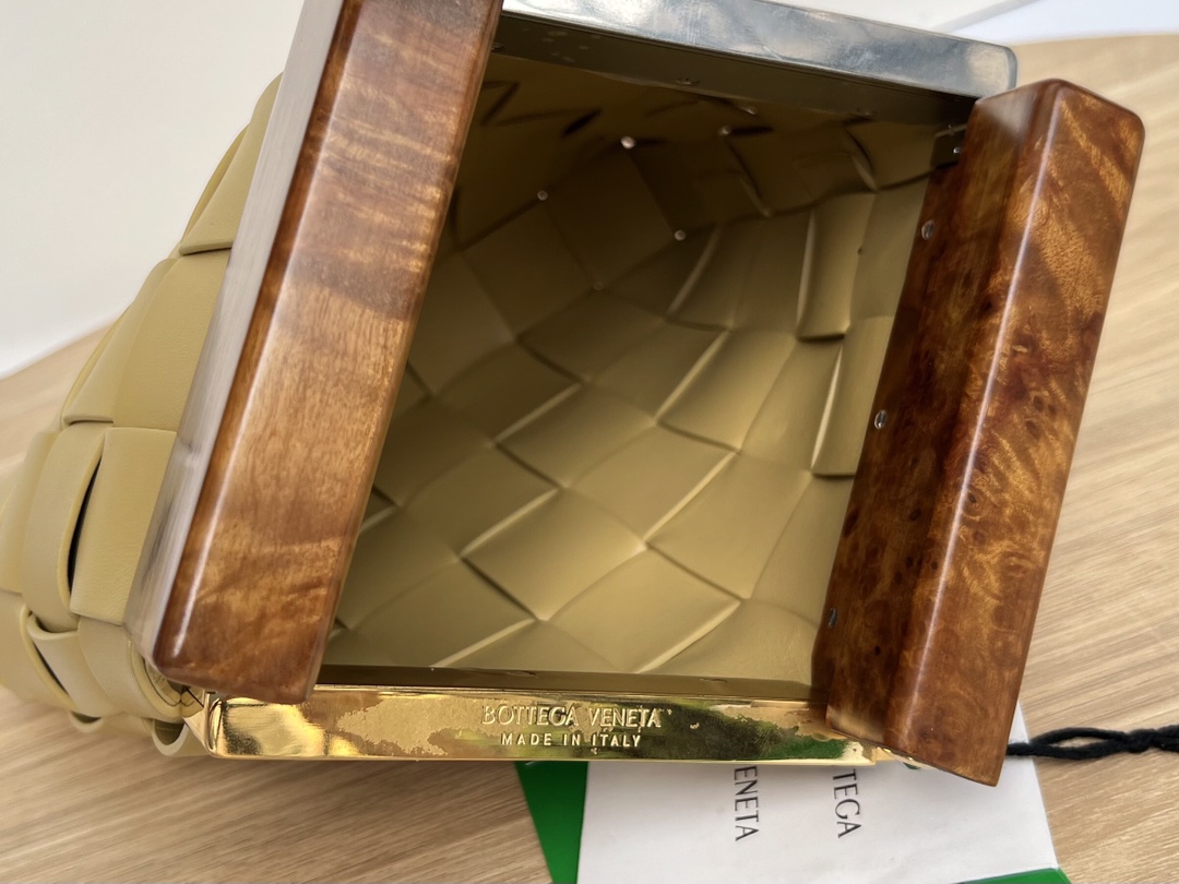 Bo*te*ga nappa pouch-28*26*5cm