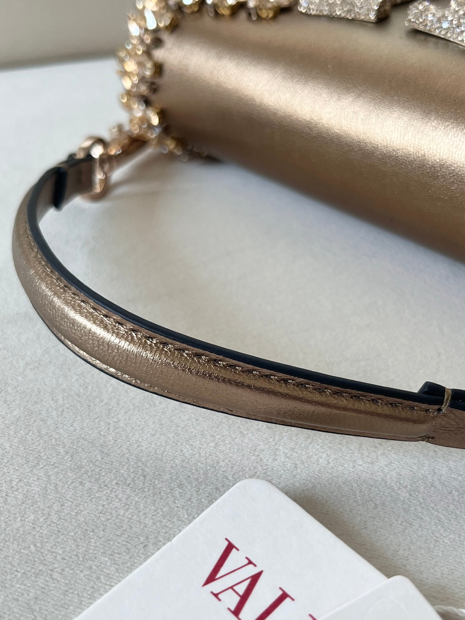 Va1e*ntin0 garavani mini loco-19*10.5*5cm