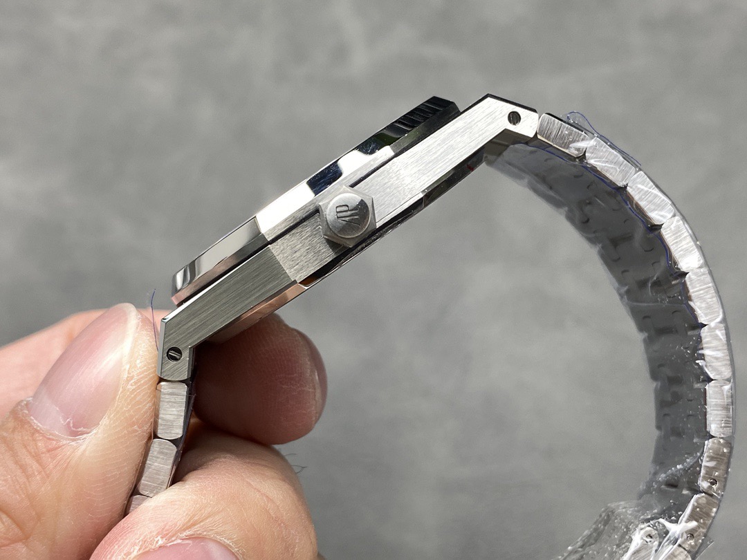 audemars p1g*et royal oak double Ba1an*e wheel openworked