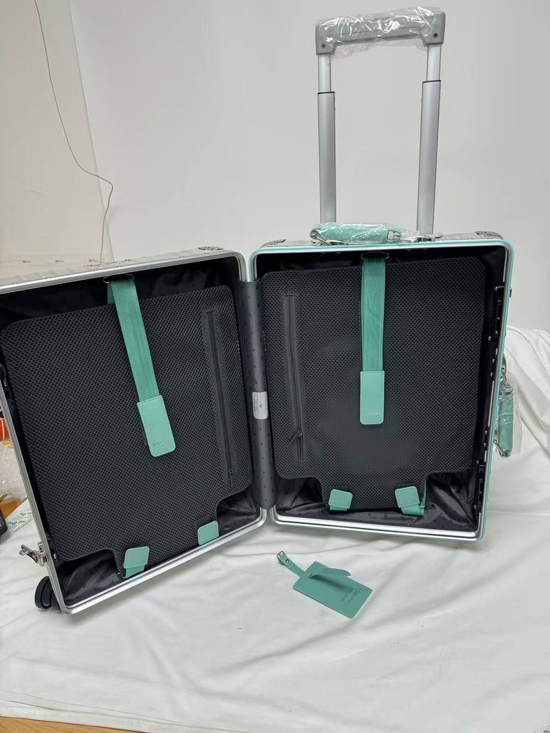 r1m0wa lU*gage-‭20inch