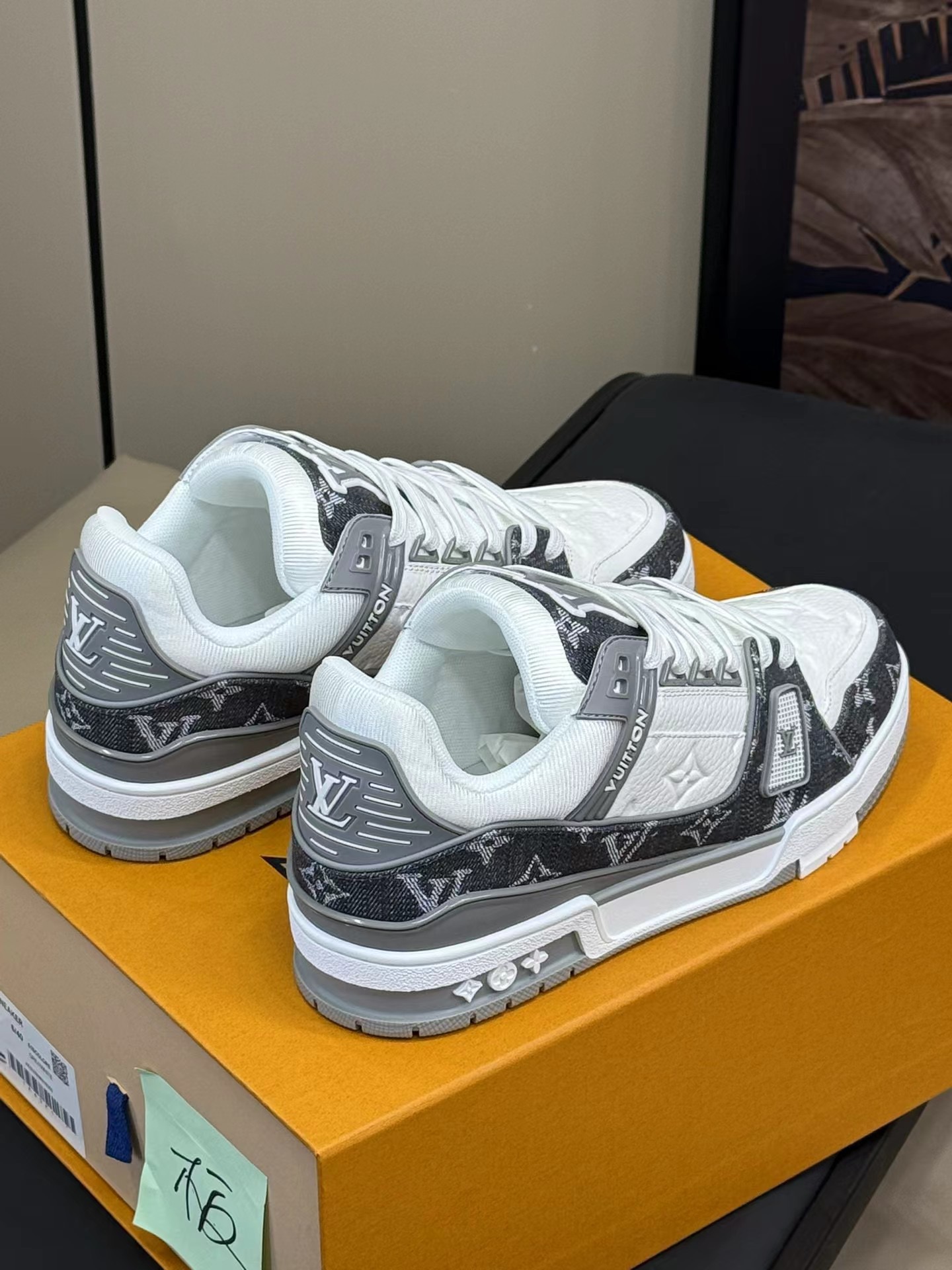 l0vis Vvtt0n trainer2(eu35-46)