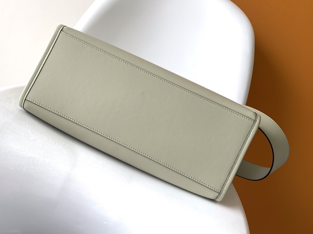 F**di vintage handbags-35x17x31cm