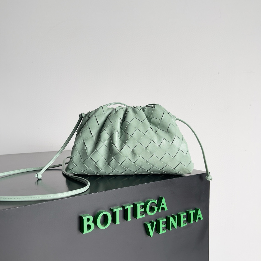 bo*te*ga Ve*ne*ta the pouch bag-22*9cm