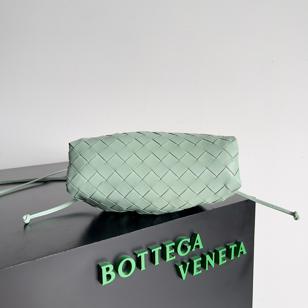 bo*te*ga Ve*ne*ta the pouch bag-22*9cm