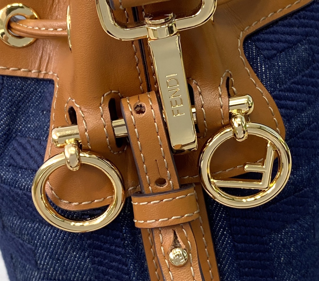 F**di mini mon tresor bag -12x18x10cm