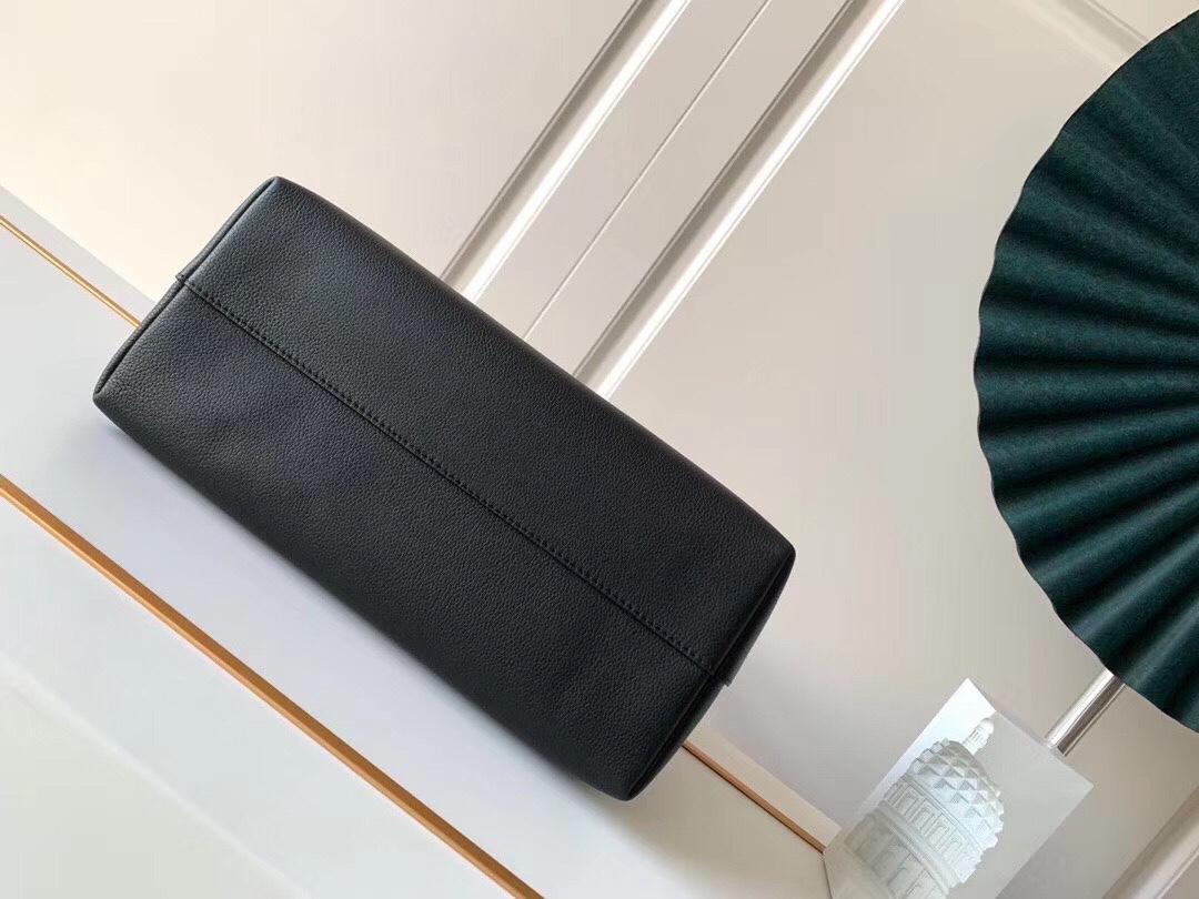 l0*is V*t0n lock me hobo-29.5*34*16cm