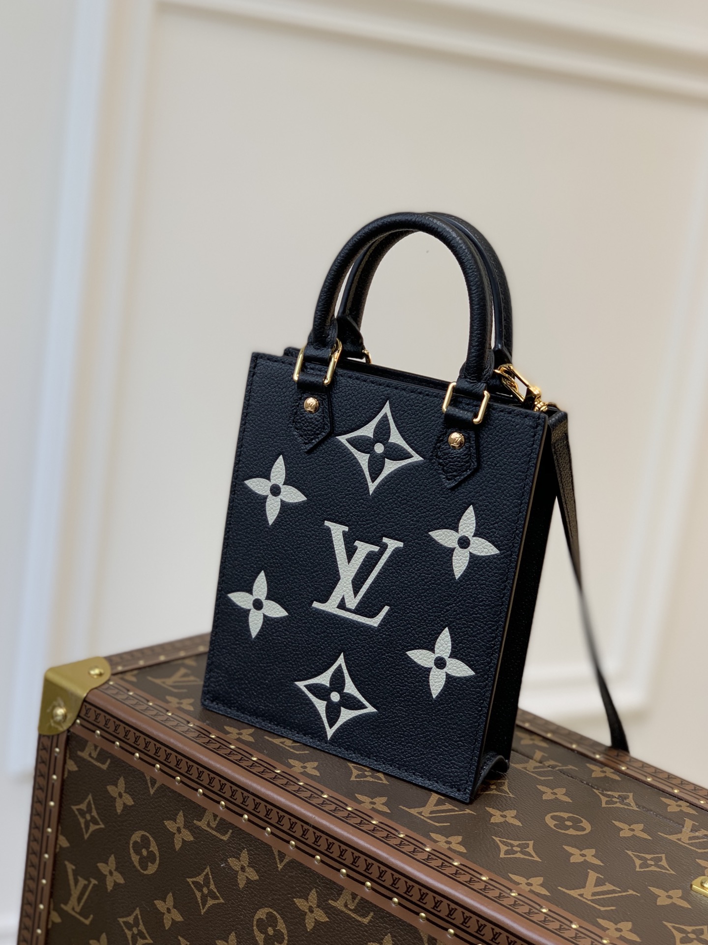 l0*is V*t0n petie sac plat tote-17*14*5.5cm