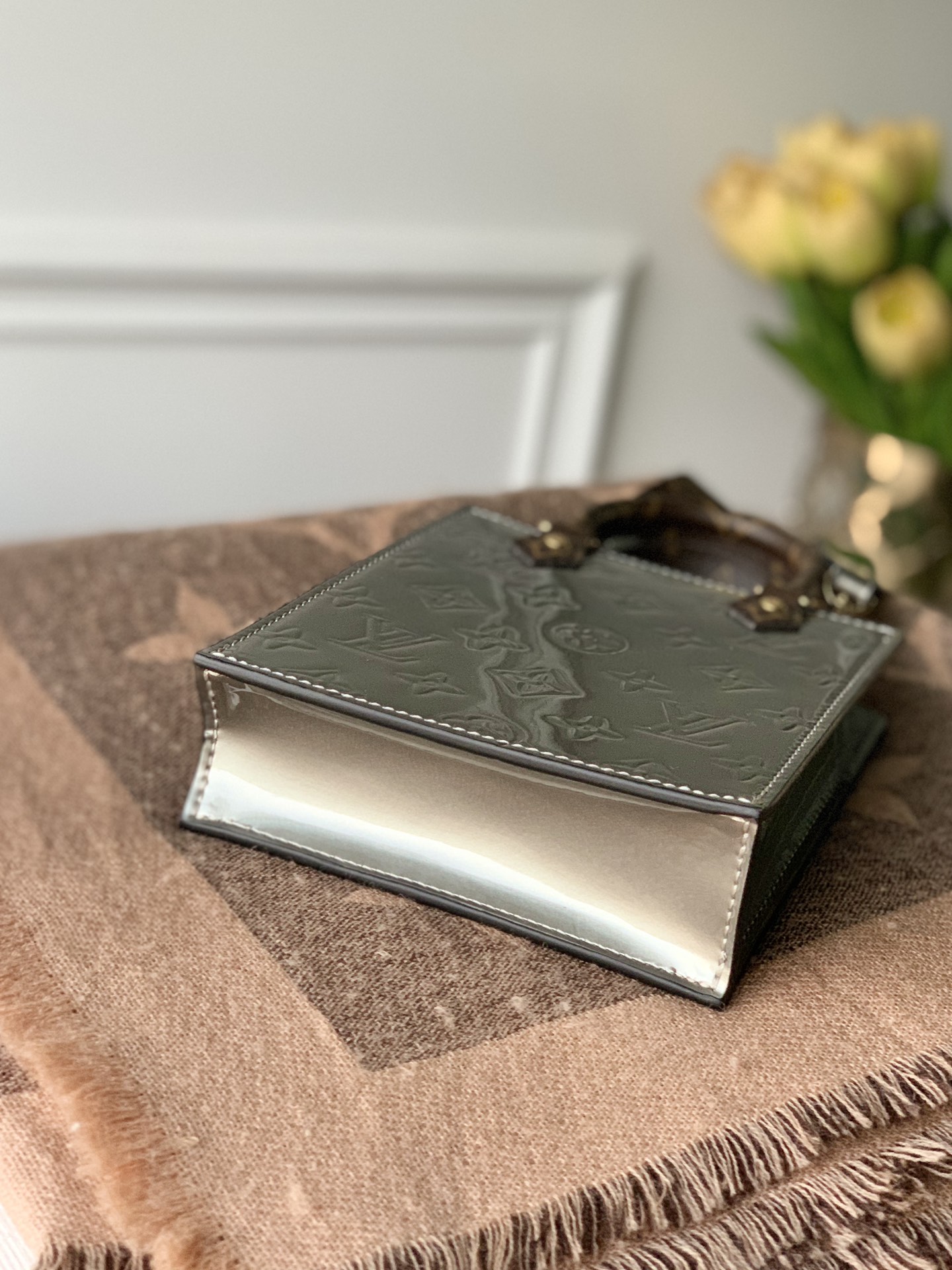 l0*is V*t0n petie sac plat tote-17*14*5.5cm