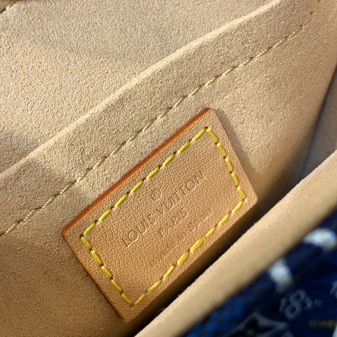 l0*is V*t0n petie sac plat tote-17*14*5.5cm