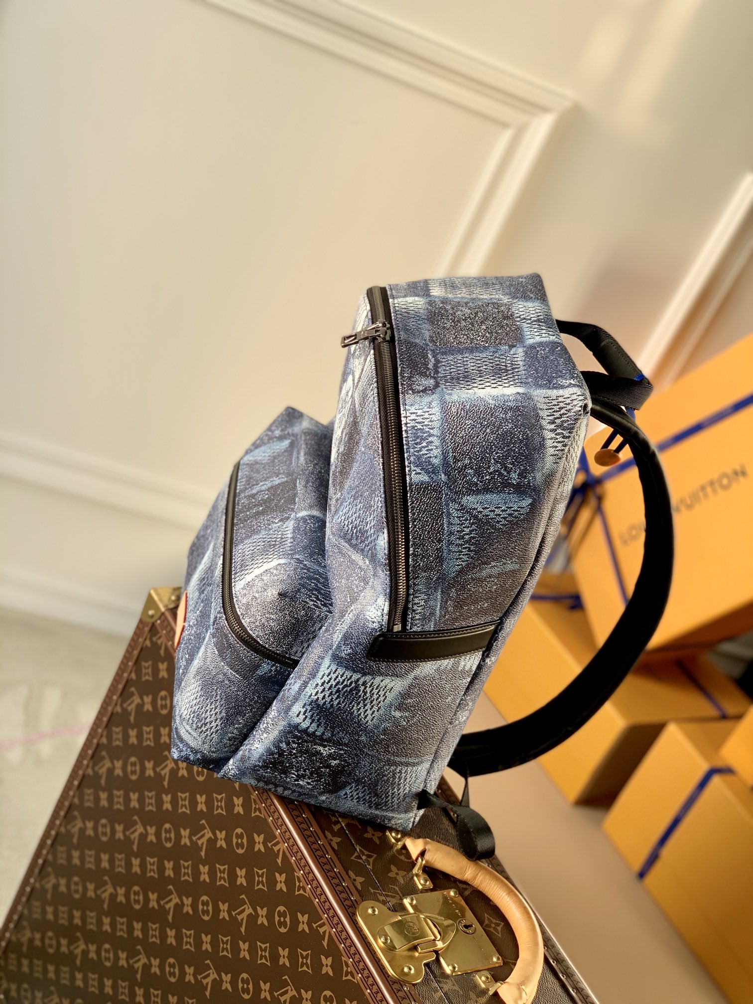 l0*is V*t0n discovery backpsck-37*40*20 cm