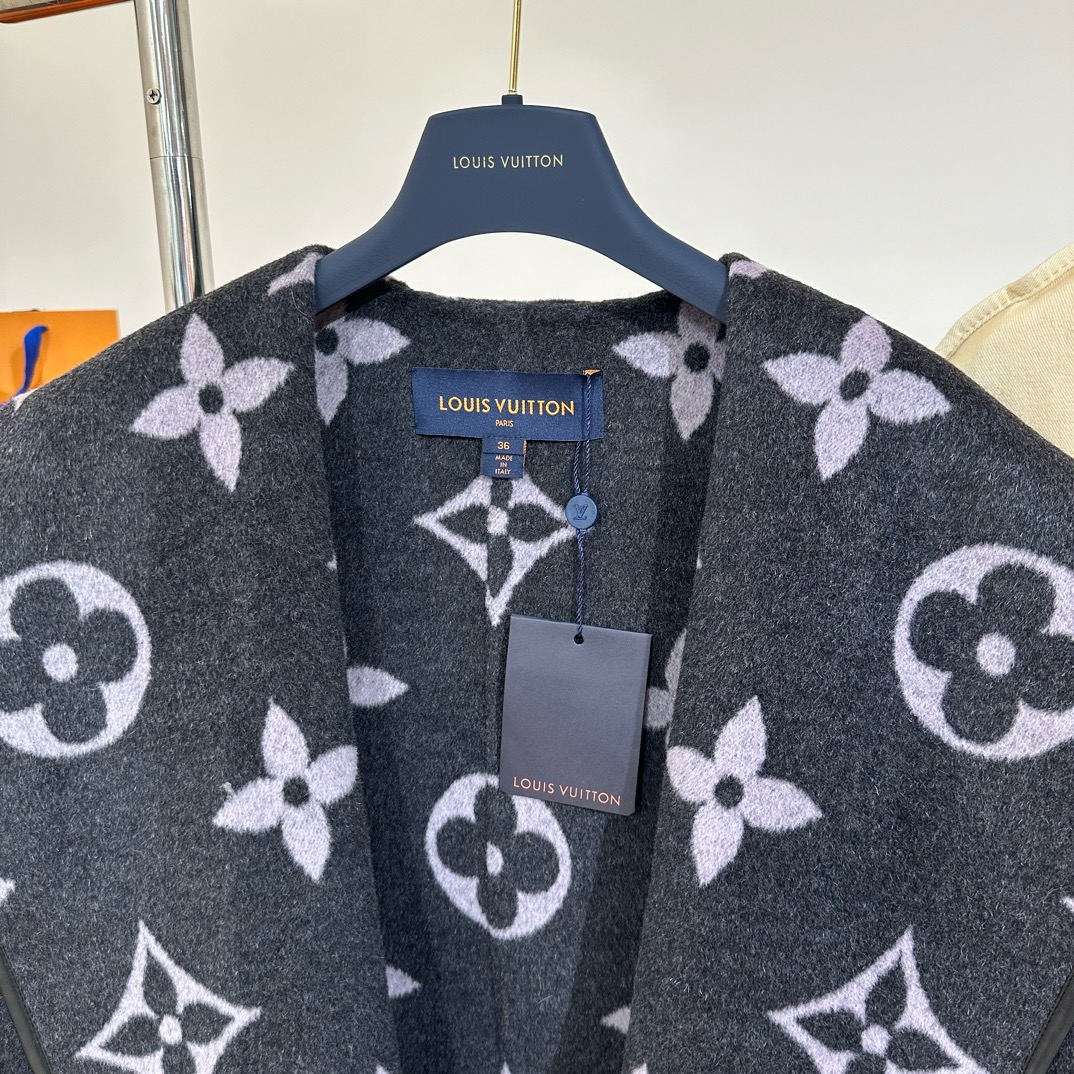 Lou*is Vuitt*on Wool Trench Coat