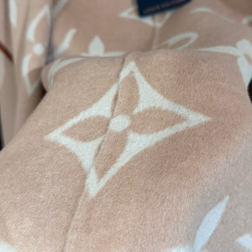Lou*is Vuitt*on Wool Trench Coat