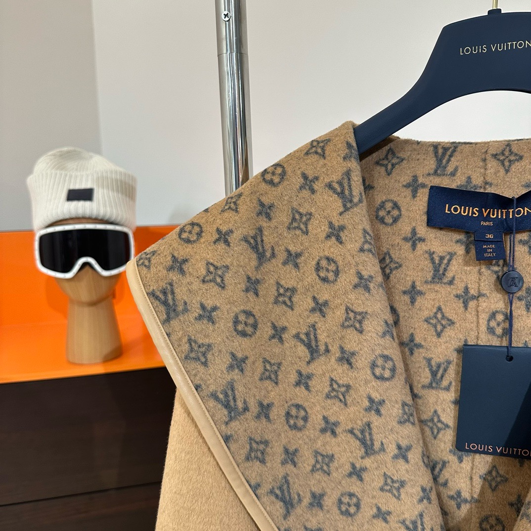 Lou*is Vuitt*on Wool Trench Coat