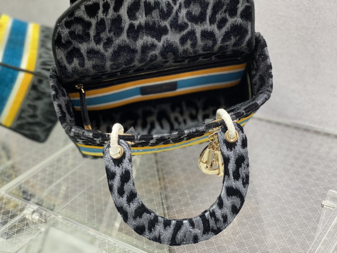 lady D*or handle bag-24cm