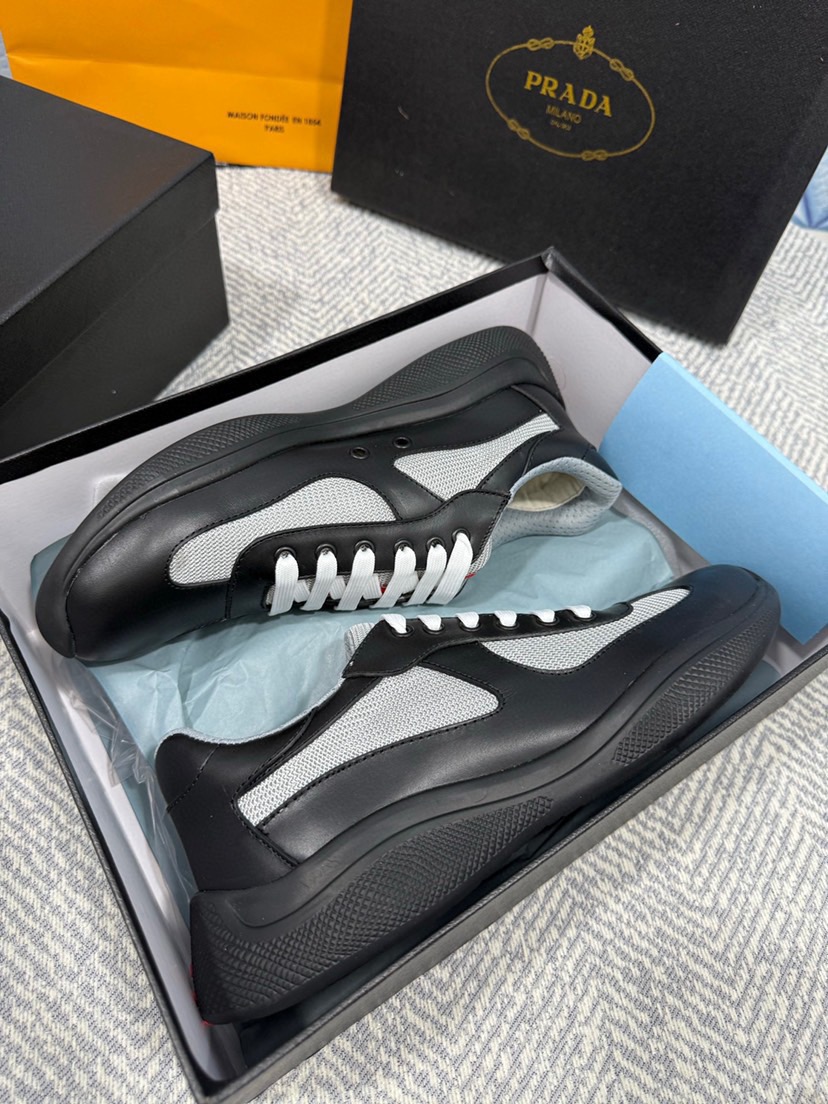 Pra*a Sneakers