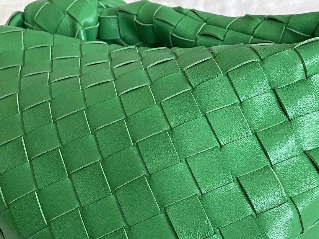 bo*te*ga Ve*ne*ta small hobo bag-27*22*3cm