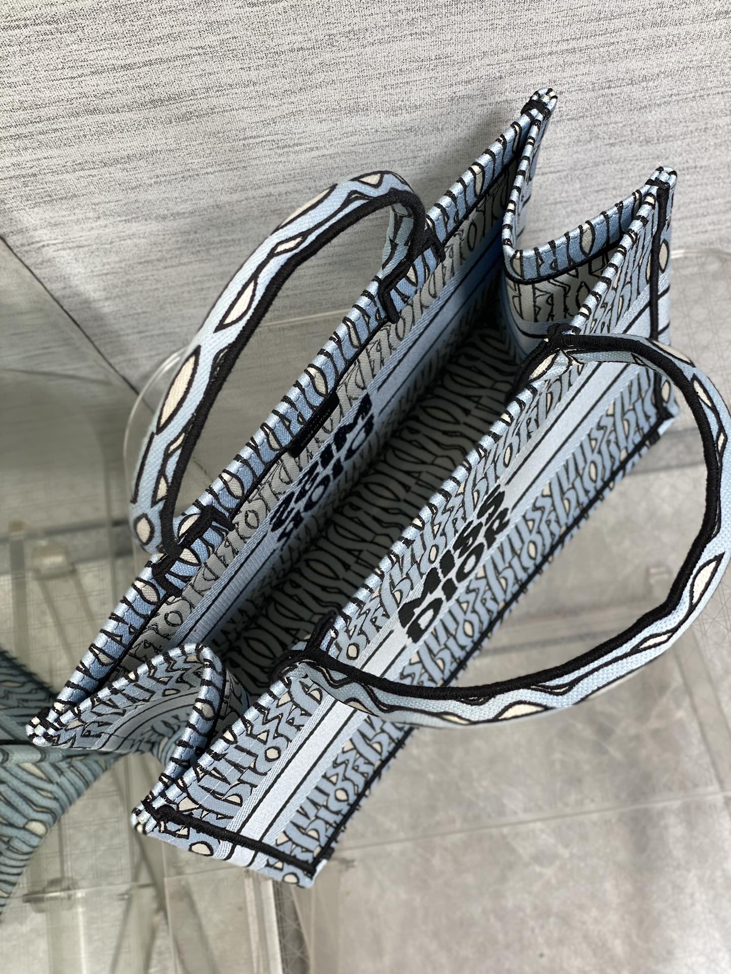 D*or small book tote-36.5cm