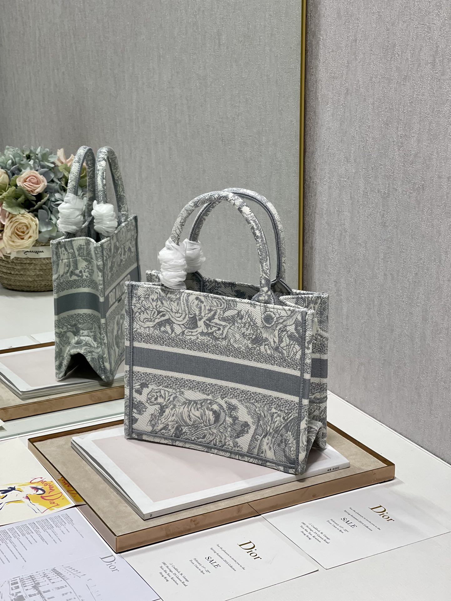 D*or small book tote-26*8*22cm