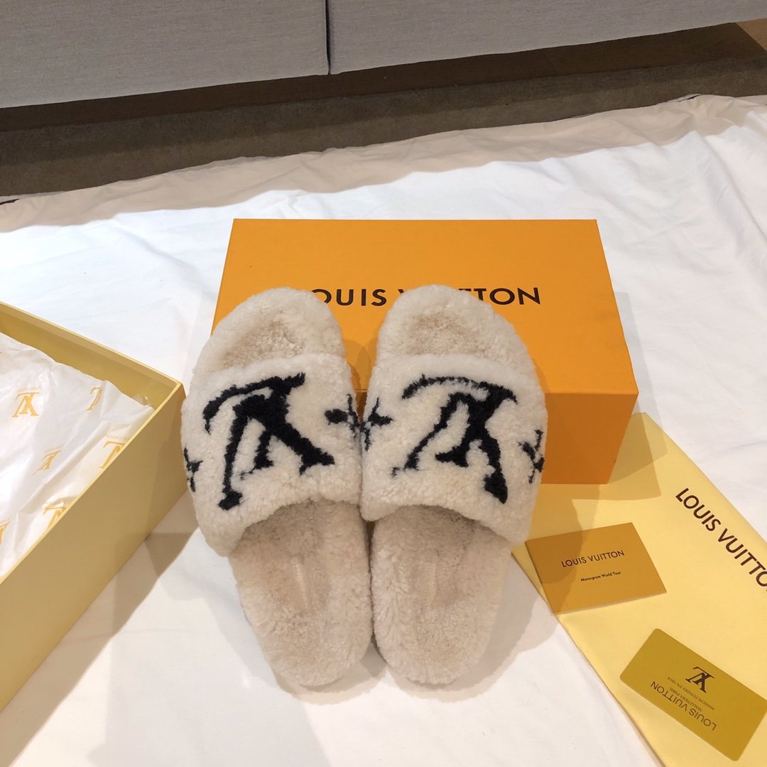 l0*is V*t0n wool slippers