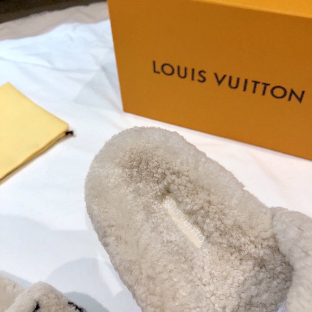 l0*is V*t0n wool slippers
