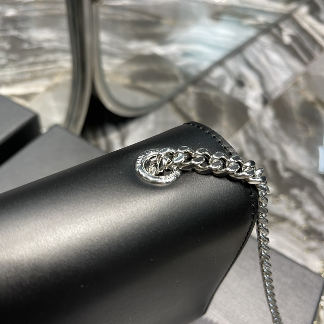 Y*L kate medium in smooth leather-24*14.5*5.5cm