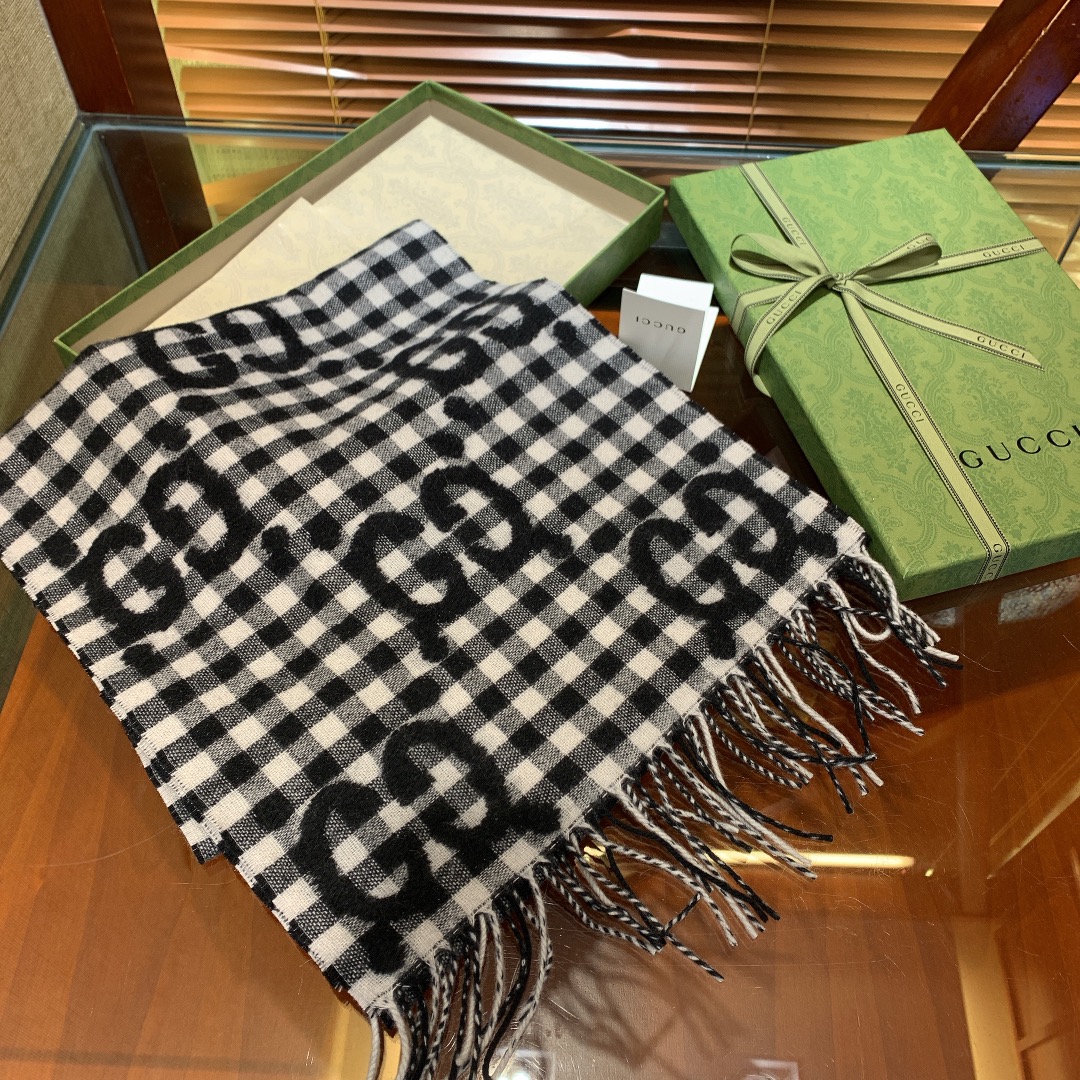 G*u*i scarf-35*240cm