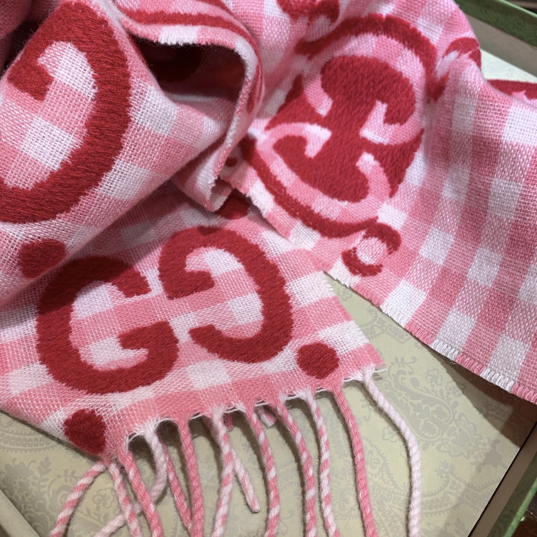 G*u*i scarf-35*240cm
