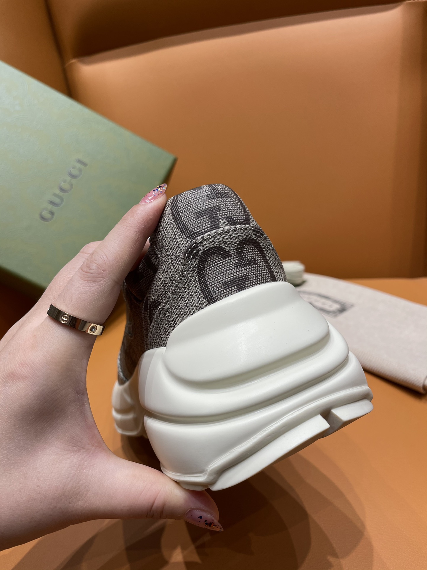 G*u*i rhyton leather sneaker