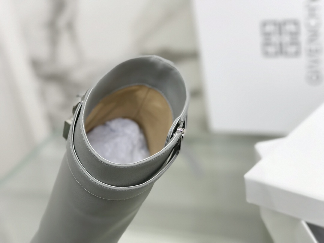 G1uenchy boots(eu35-42)