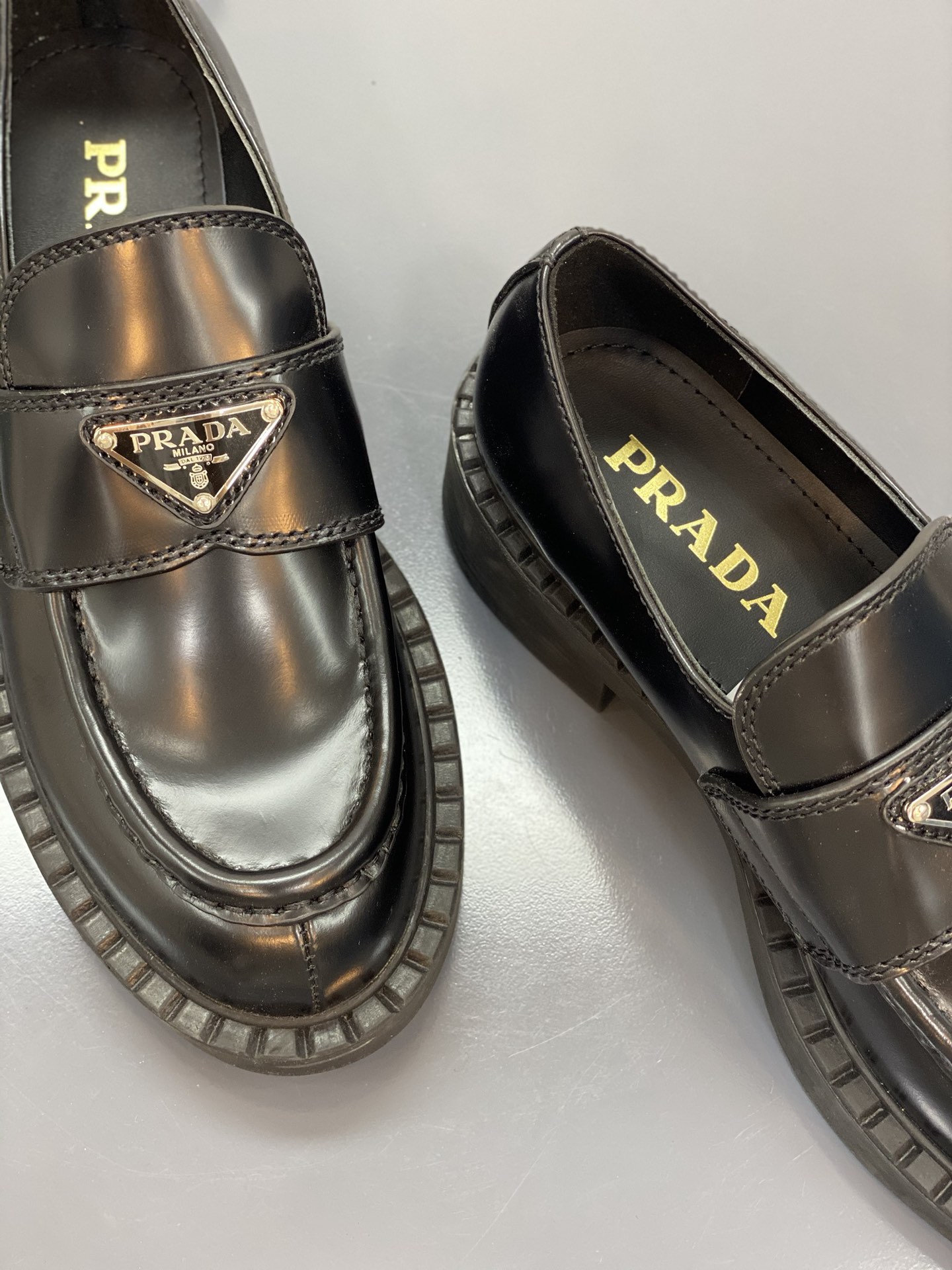 Pra*a loafers 2022ss