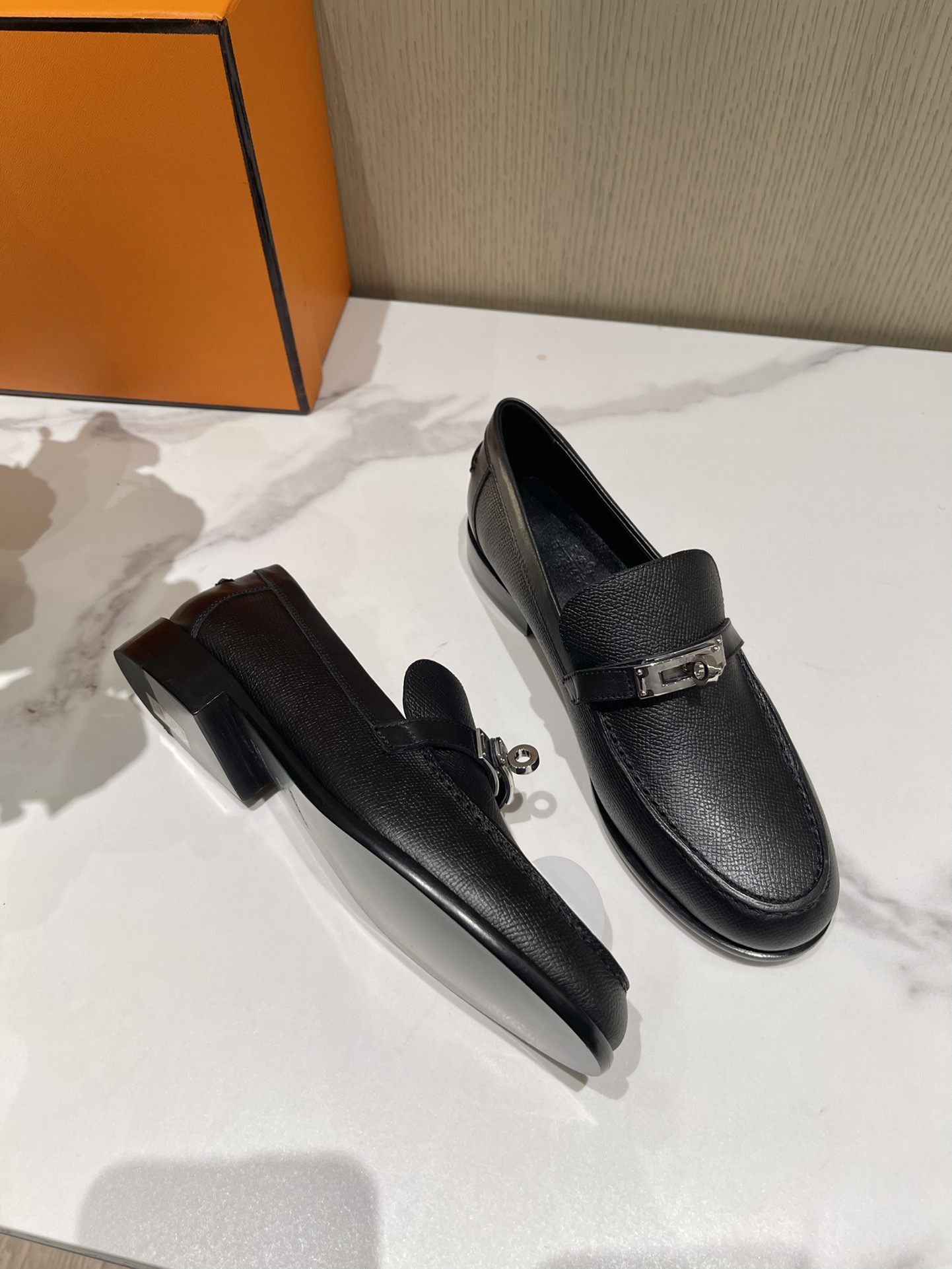 H**mes loafers(eu35-eu40)