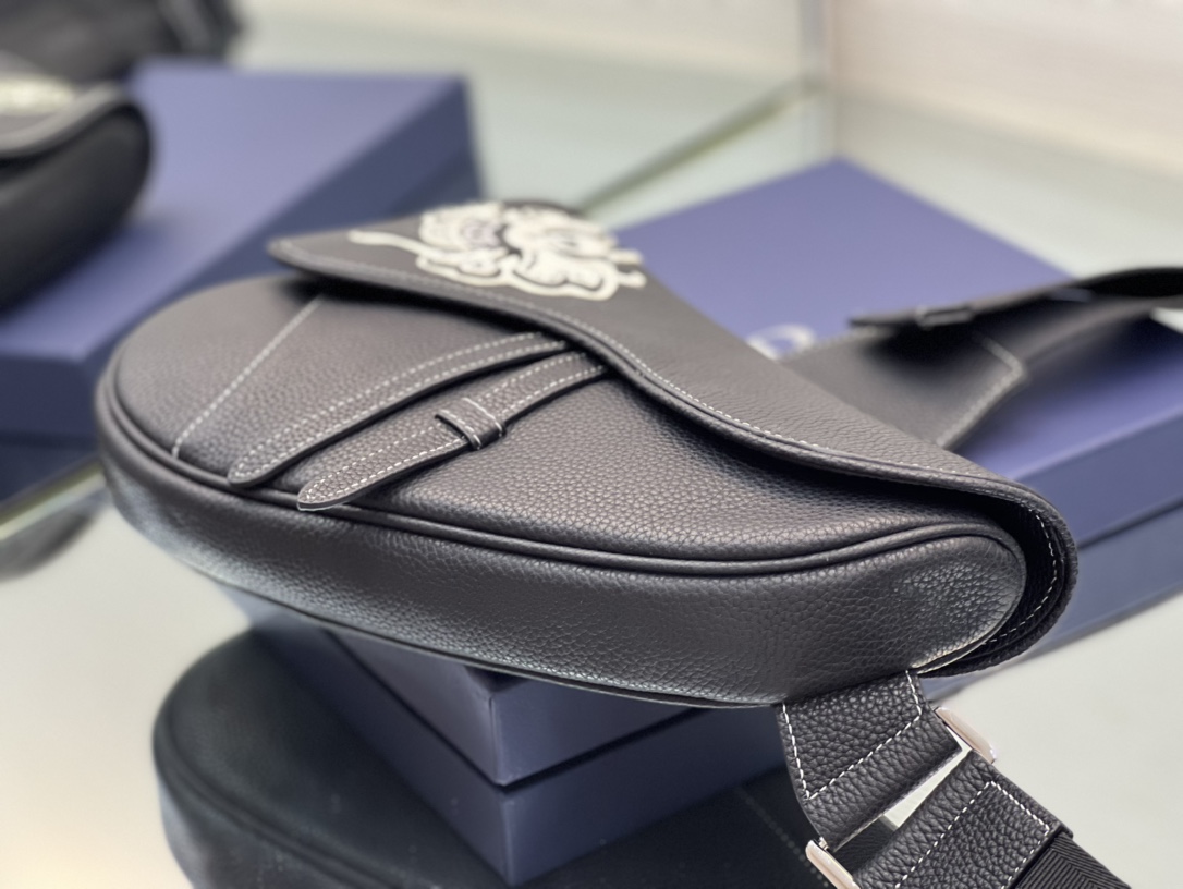 D*or saddle bag-20 x 28.6 x 5cm