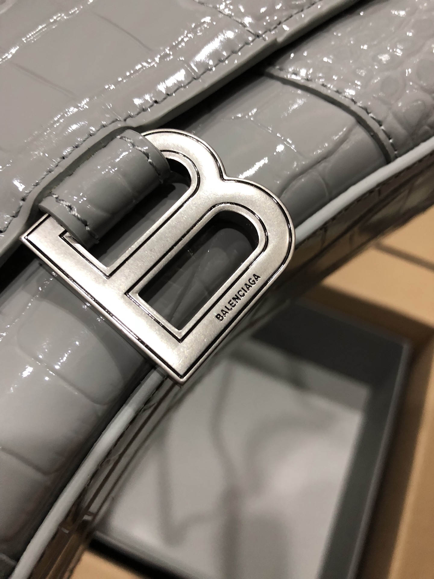 Ba*len*cia*ga small hourglass bag-13*8*19cm