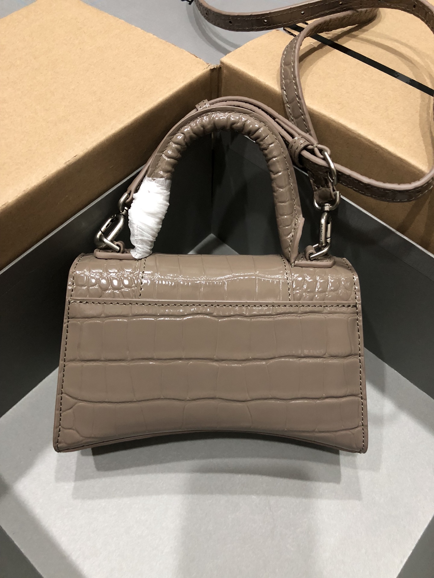 Ba*len*cia*ga small hourglass bag-13*8*19cm