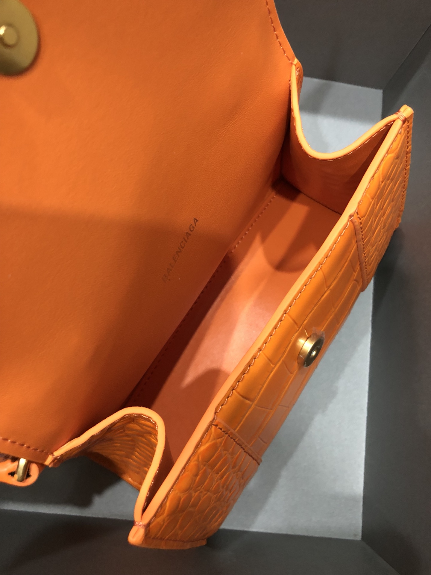 Ba*len*cia*ga small hourglass bag-13*8*19cm