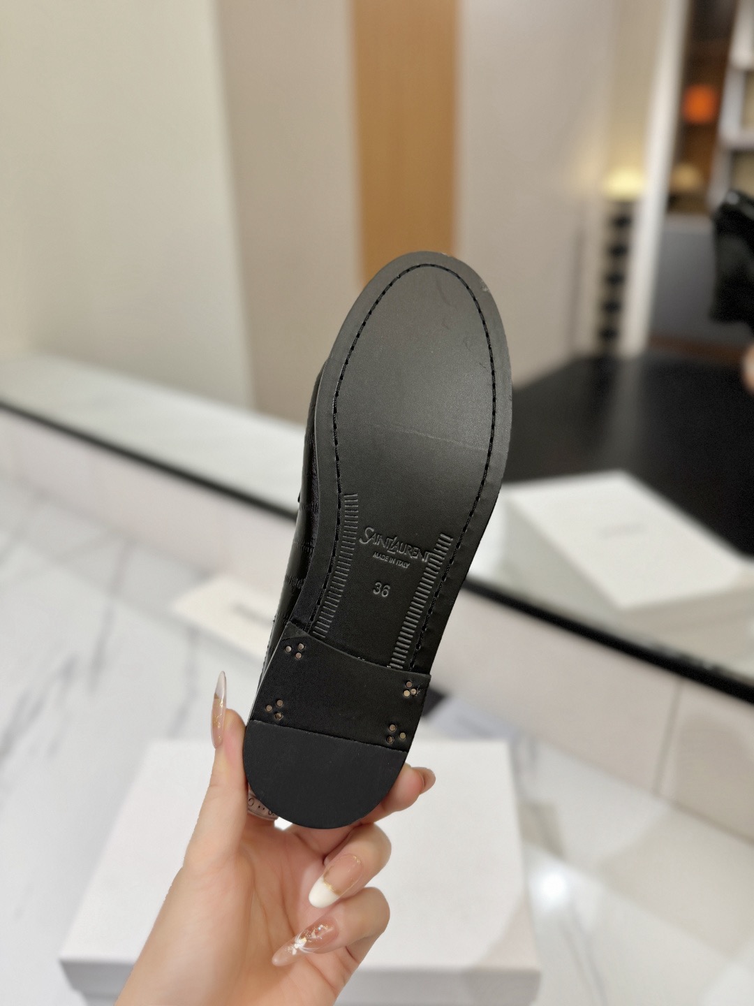 Y51 Loafer