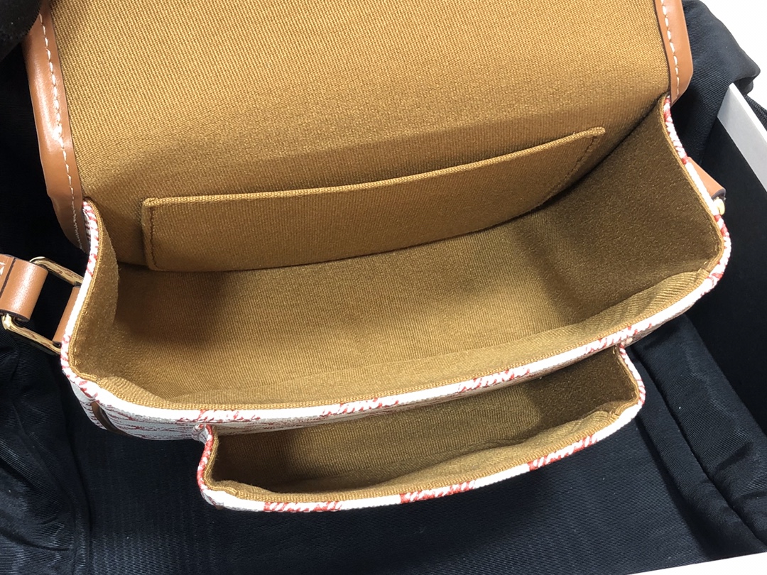 Celin Folco Triomphe Bag-18 X 17 X 6.CM